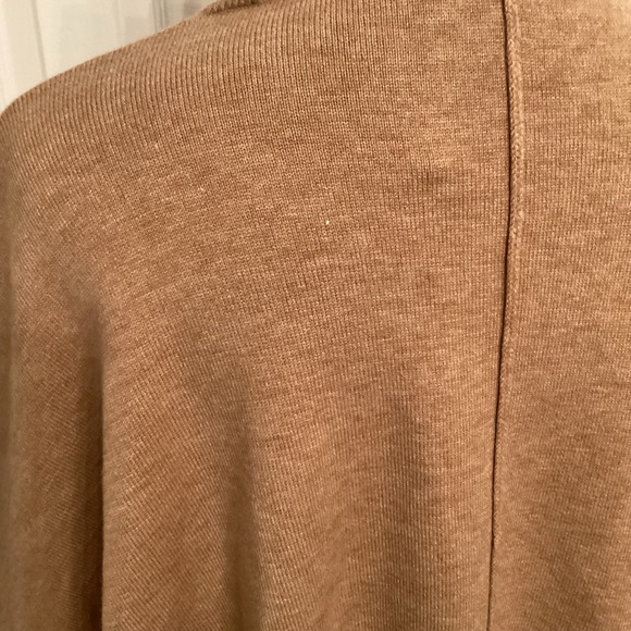 Faux Fur sleeve sweater - Picture 6 of 6